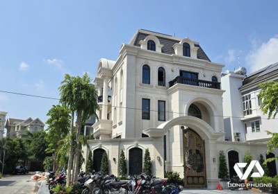 AK HOUSE